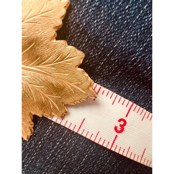 Vintage Sarah Coventry Gold Leaf Brooch Faux Pearl Maple Pin 2.5” Signed - Picture 6 of 8